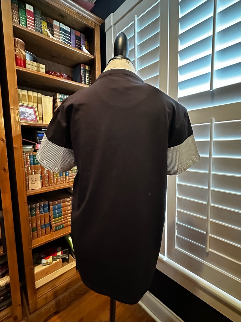 Men's Colorblock Henley Polo in Black and Light Gray - Picture 4 of 12